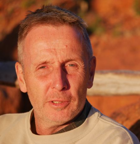 Dr. Eiker Stiller referiert zur istorie des Arbeiterfußballs